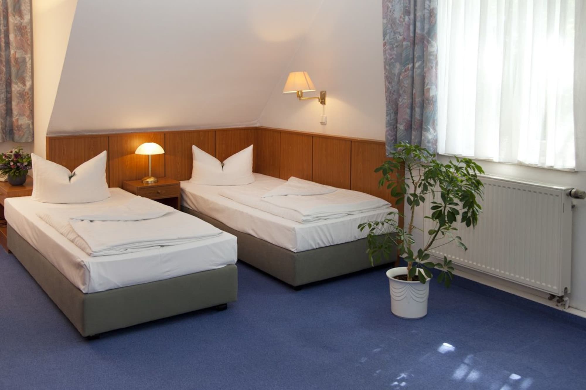 Hotel Und Restaurant Gartenstadt Érfurt Exterior foto